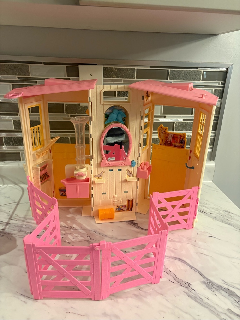 Vintage Mattel Barbie Styling Stable playset